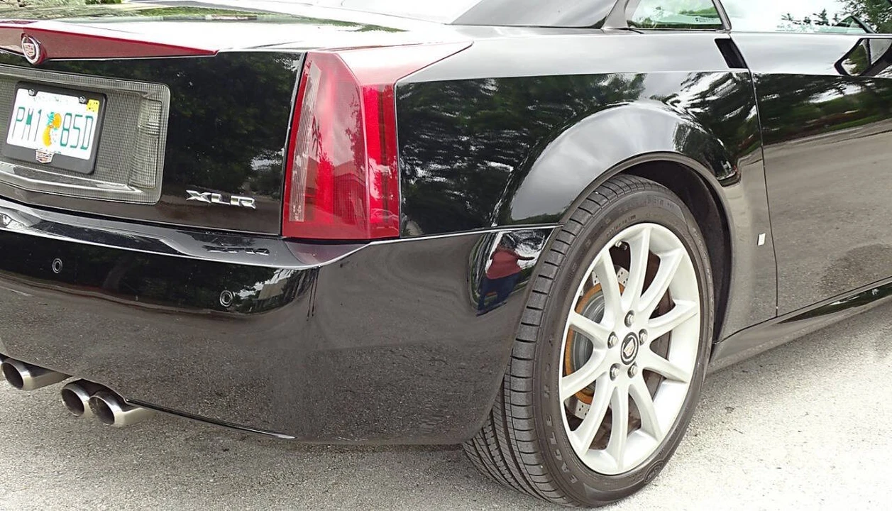 2006 Cadillac XLR-V - Image 12 of 31