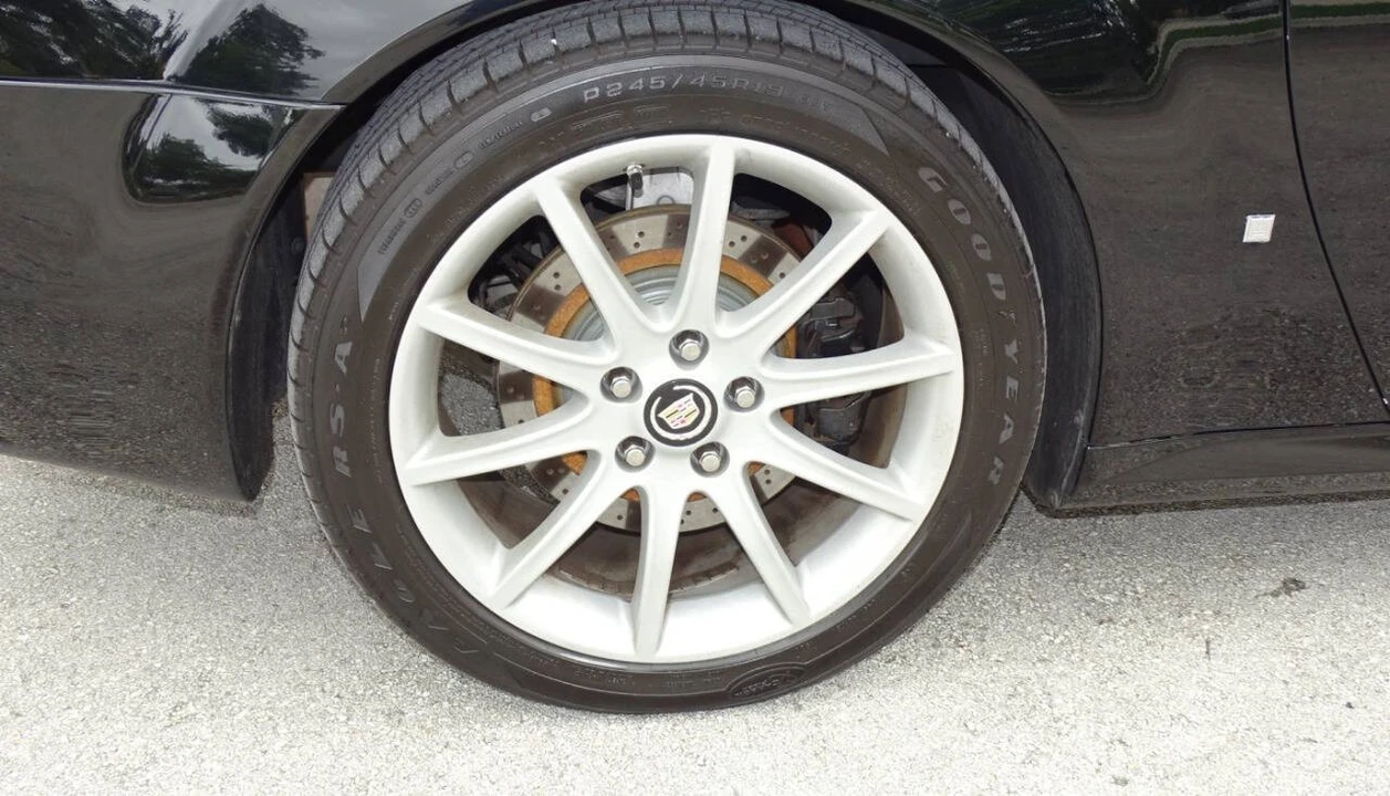 2006 Cadillac XLR-V - Image 19 of 31