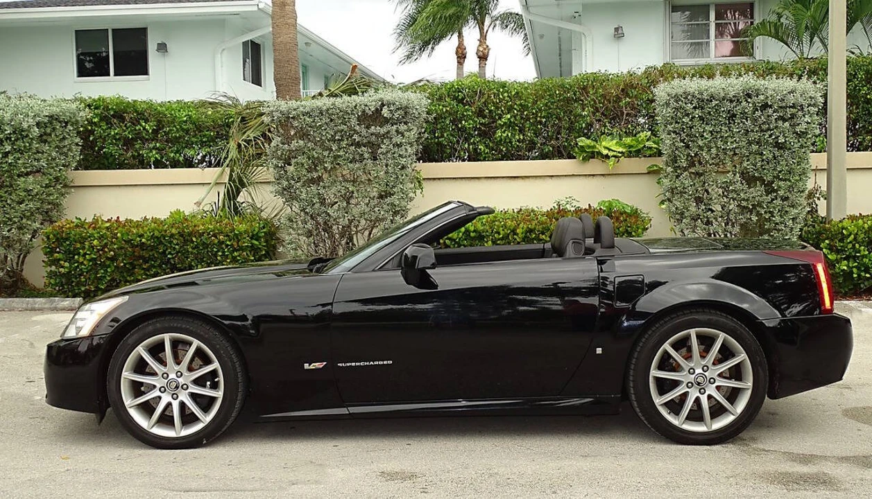 2006 Cadillac XLR-V - Image 3 of 31