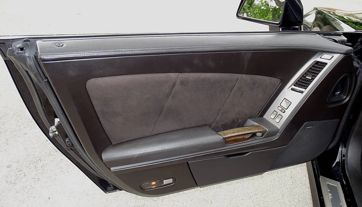 2006 Cadillac XLR-V - Image 30 of 31