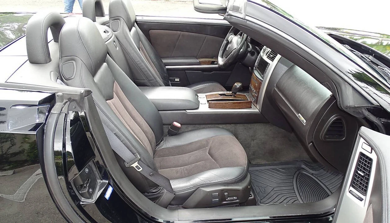 2006 Cadillac XLR-V - Image 26 of 31