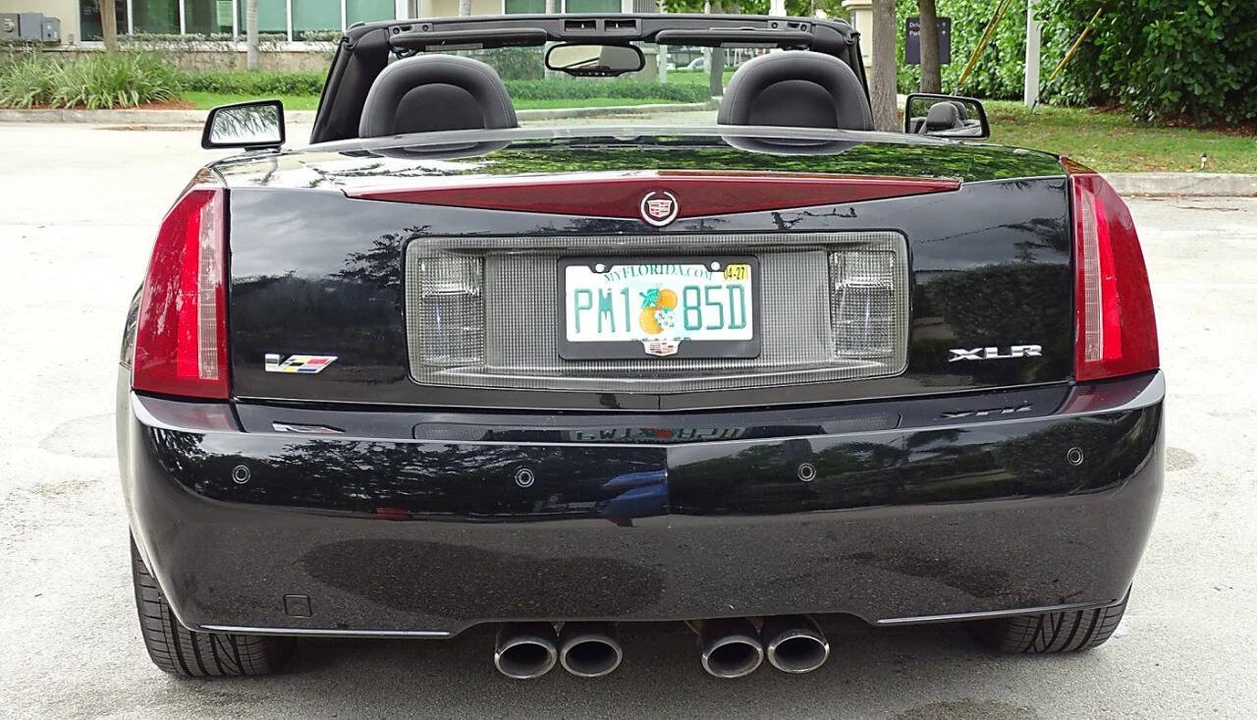 2006 Cadillac XLR-V - Image 13 of 31