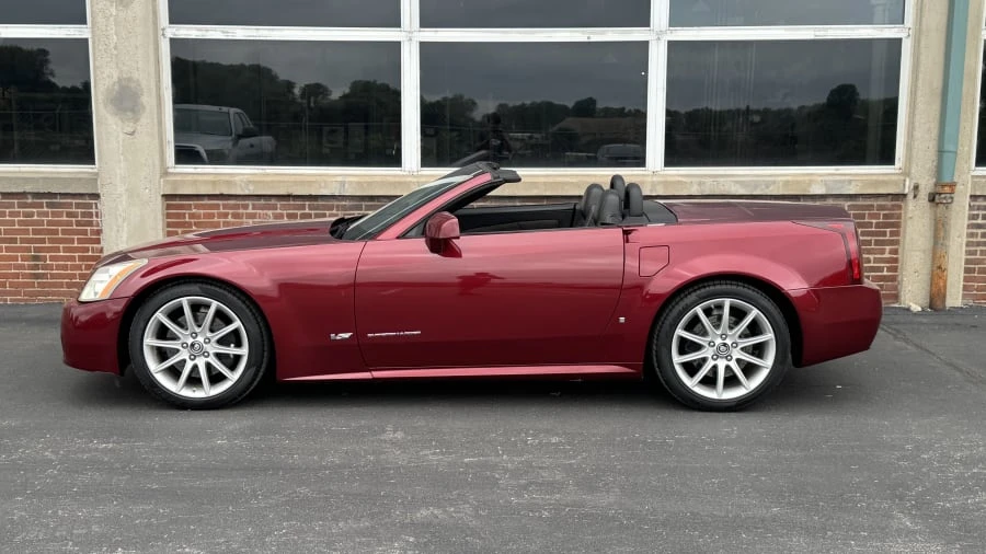 2006 Cadillac XLR-V - Image 2 of 12
