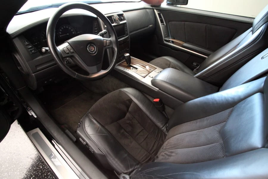 2006 Cadillac XLR-V - Image 2 of 4