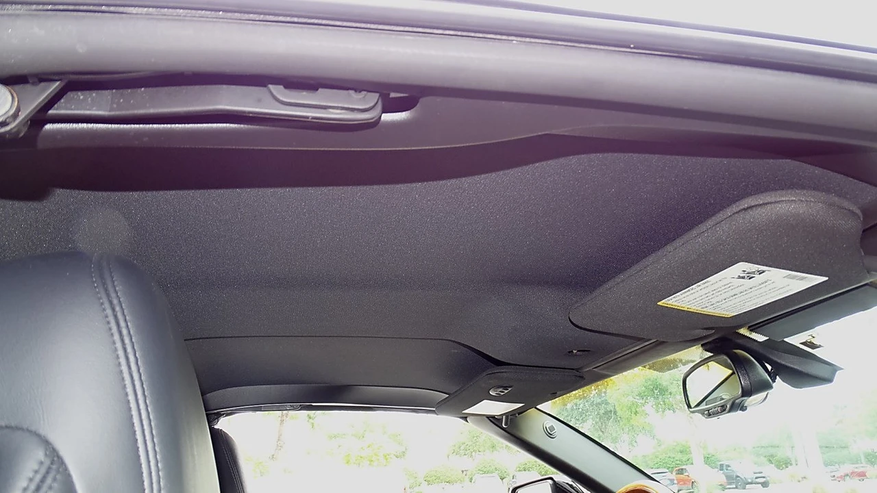 2006 Cadillac XLR - Image 17 of 23