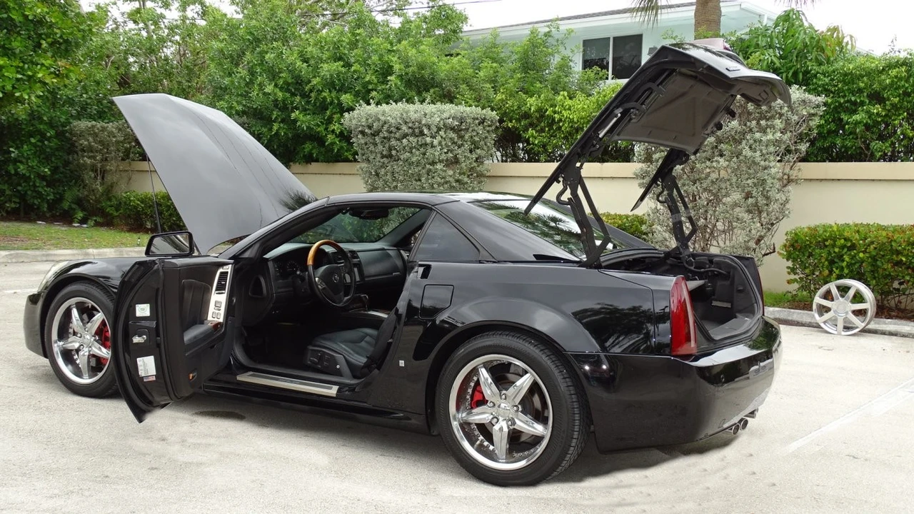 2006 Cadillac XLR - Image 10 of 20