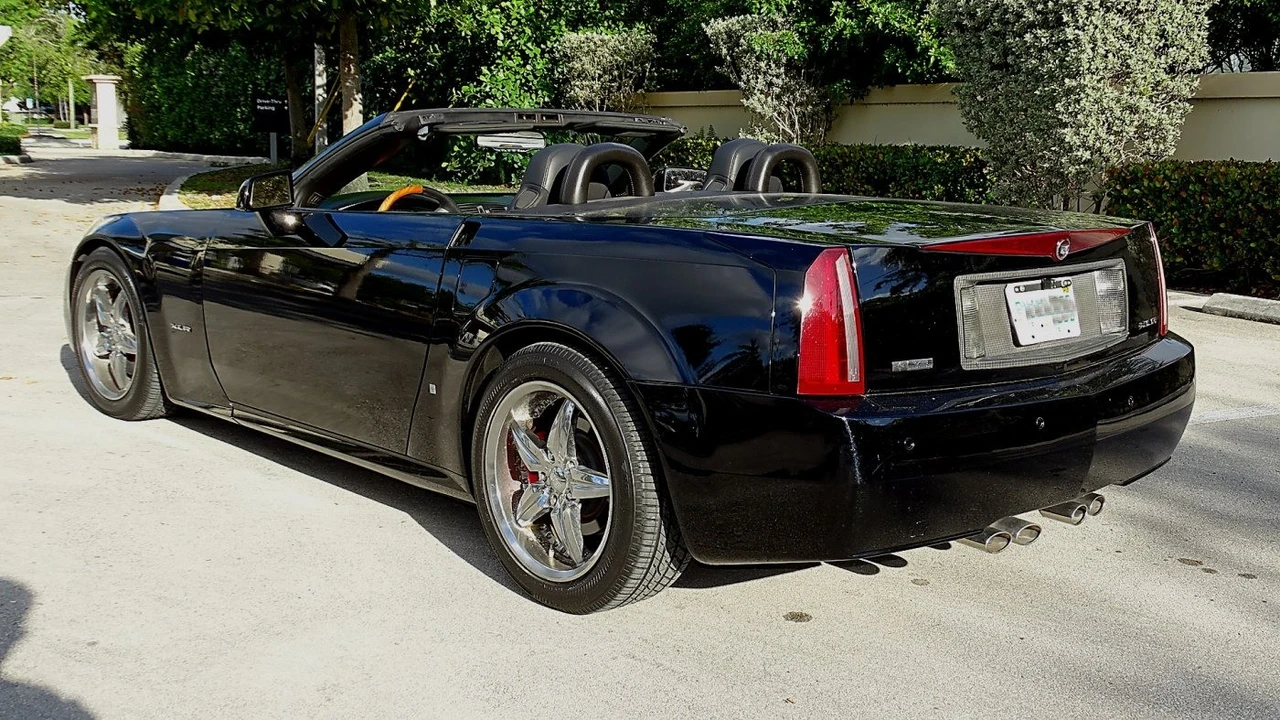 2006 Cadillac XLR - Image 5 of 23