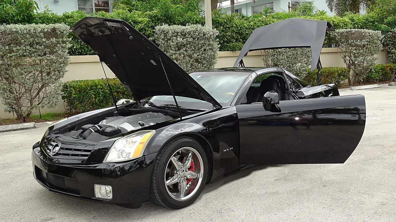 2006 Cadillac XLR - Image 11 of 20