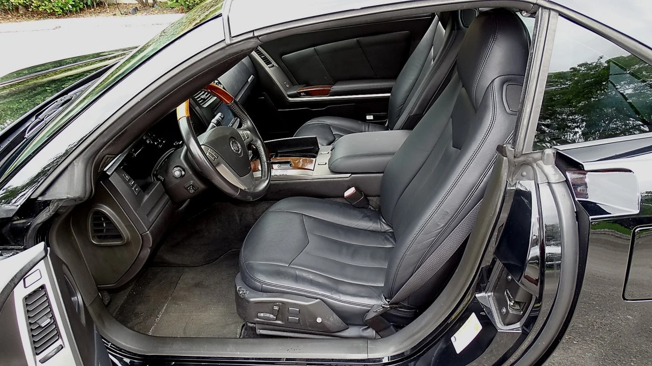 2006 Cadillac XLR - Image 12 of 20