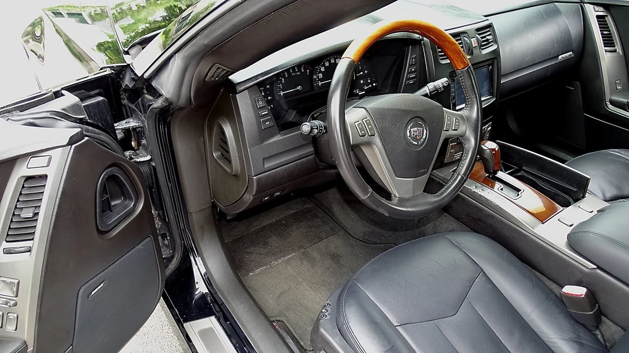 2006 Cadillac XLR - Image 12 of 23