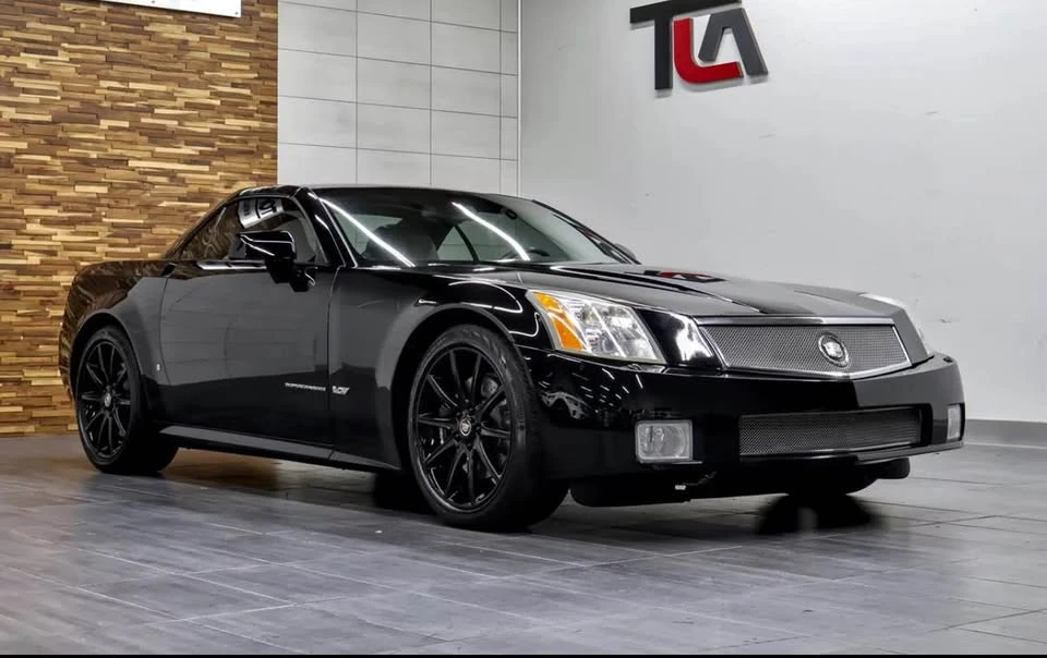 2006 Cadillac XLR-V - Image 2 of 17