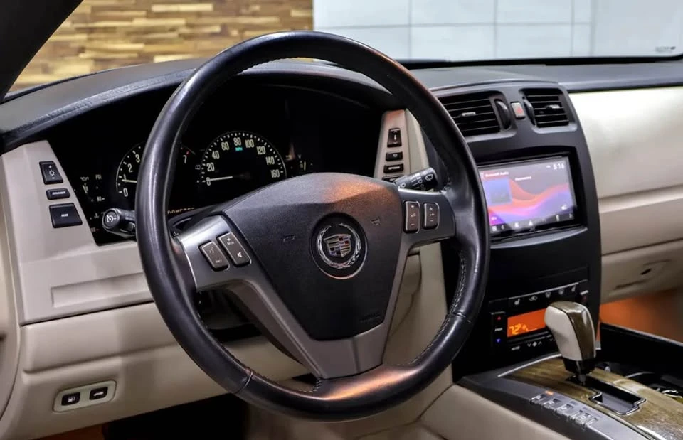2006 Cadillac XLR-V - Image 13 of 17