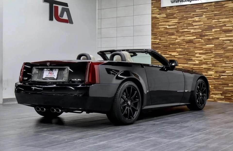 2006 Cadillac XLR-V - Image 11 of 17