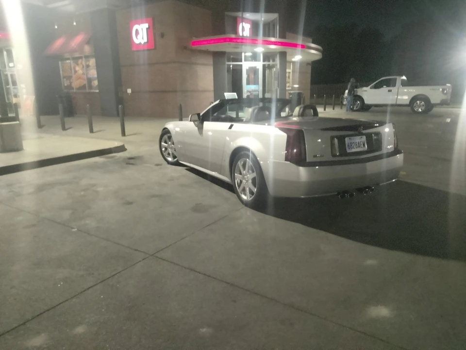 2006 Cadillac XLR - Image 7 of 21