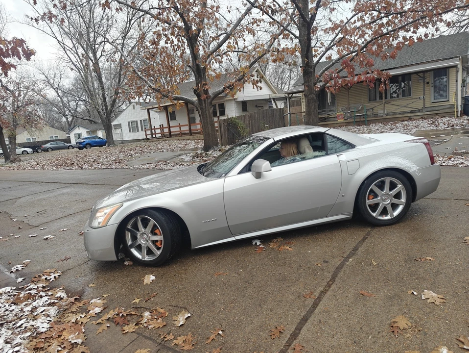 2006 Cadillac XLR - Image 4 of 21