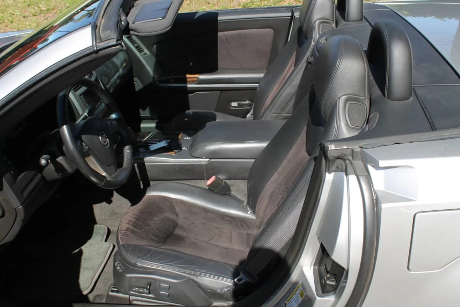 2006 Cadillac XLR-V - Image 6 of 12