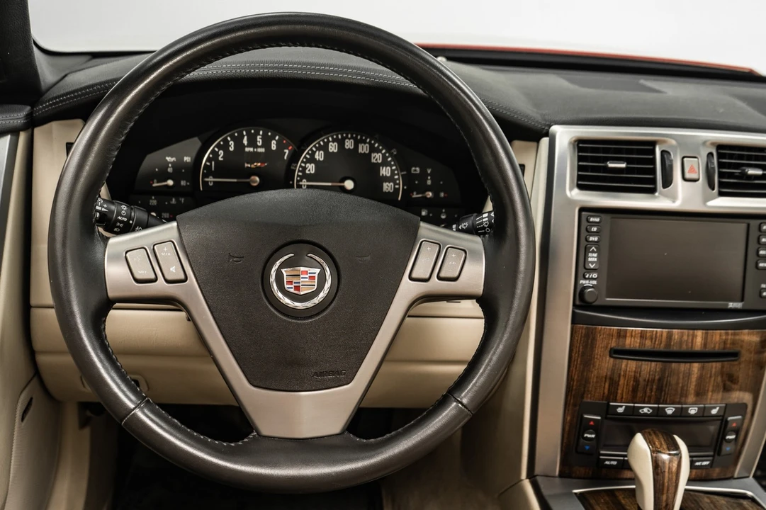 2006 Cadillac XLR-V - Image 15 of 21