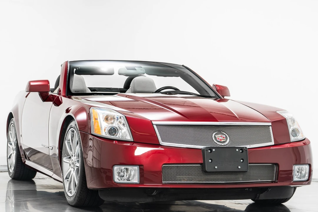 2006 Cadillac XLR-V - Image 3 of 21