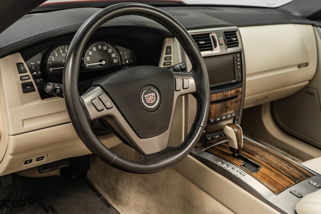 2006 Cadillac XLR-V - Image 13 of 21