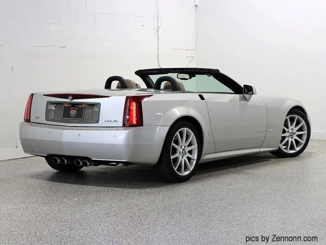 2006 Cadillac XLR-V - Image 10 of 21