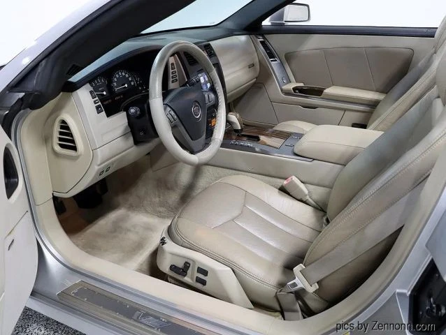 2006 Cadillac XLR-V - Image 15 of 21