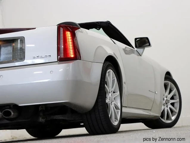 2006 Cadillac XLR-V - Image 8 of 21