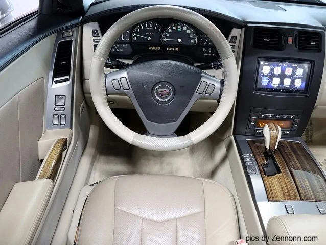 2006 Cadillac XLR-V - Image 17 of 21