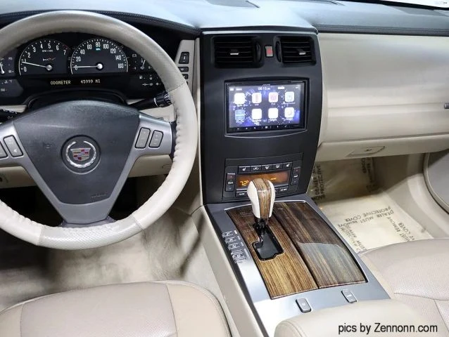 2006 Cadillac XLR-V - Image 18 of 21