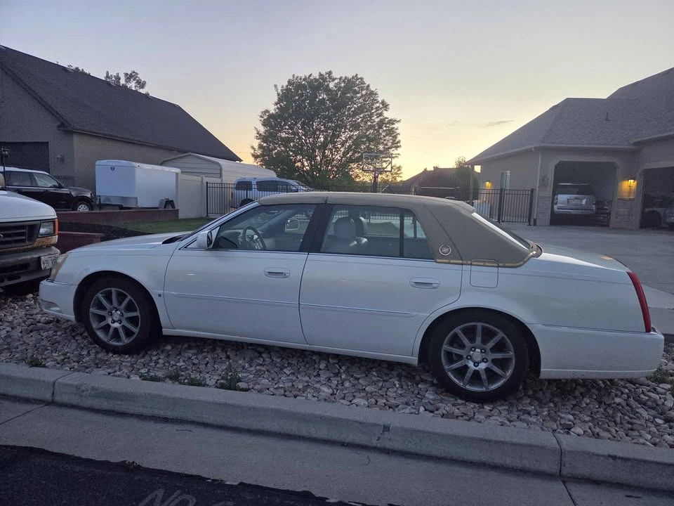 2006 Cadillac DTS - Image 2 of 5