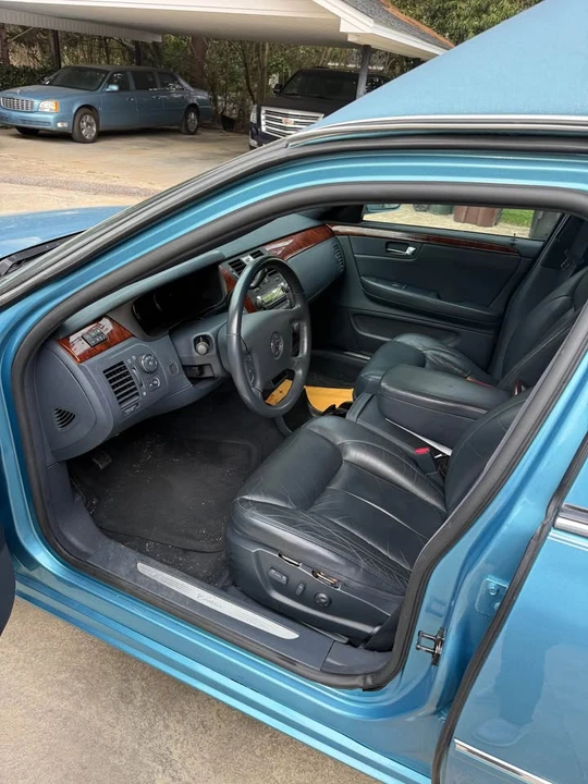 2006 Cadillac DTS - Image 3 of 15
