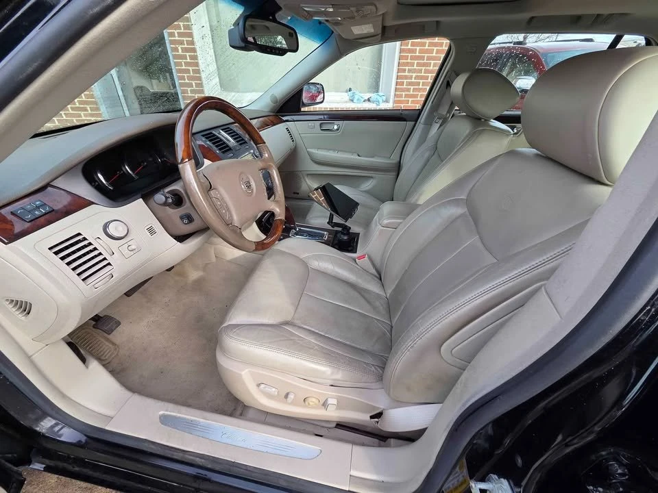 2006 Cadillac DTS - Image 11 of 17