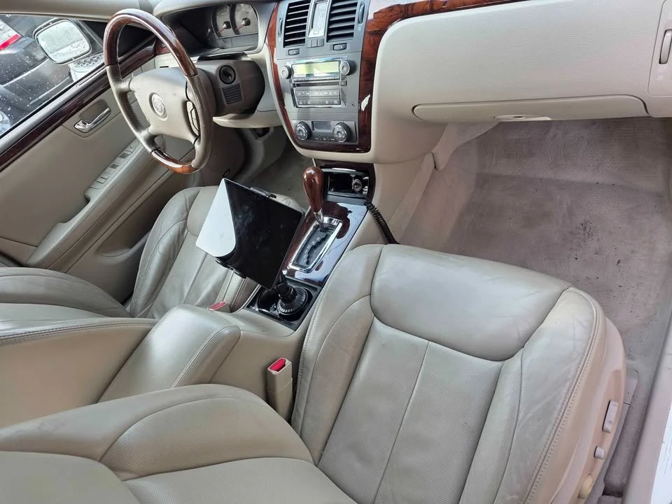 2006 Cadillac DTS - Image 14 of 17