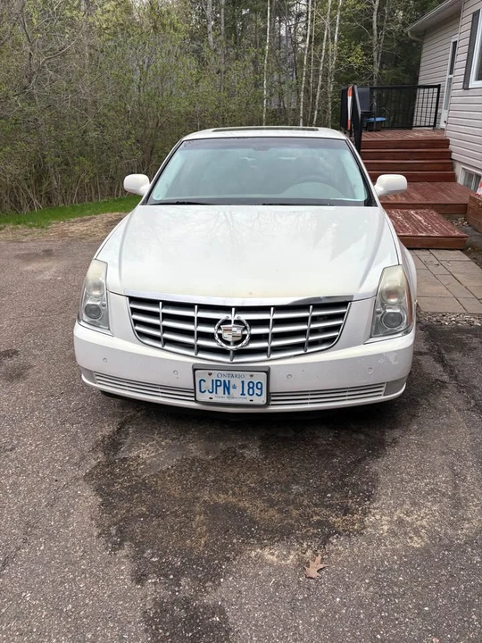 2006 Cadillac DTS - Image 2 of 9