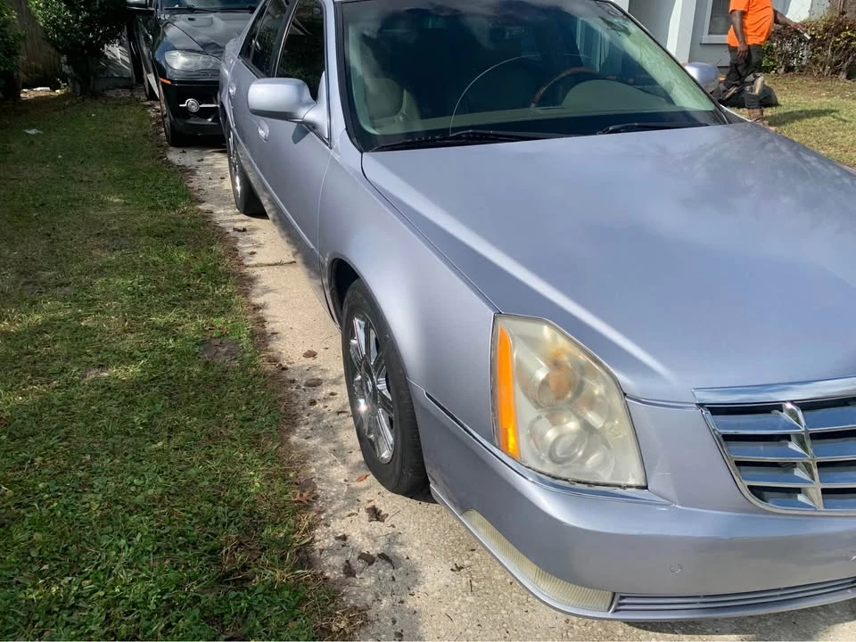 2006 Cadillac DTS - Image 2 of 9