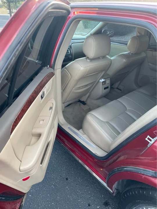 2006 Cadillac DTS - Image 11 of 13