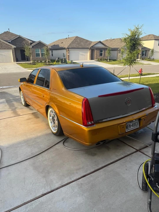 2006 Cadillac DTS - Image 3 of 4