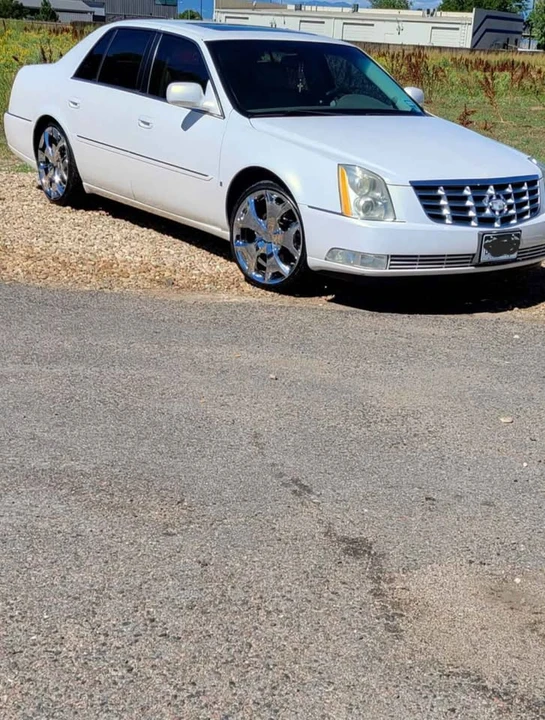 2006 Cadillac DTS - Image 13 of 14
