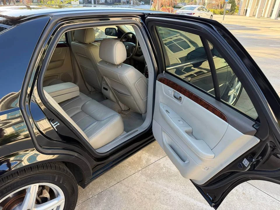 2006 Cadillac DTS - Image 9 of 15