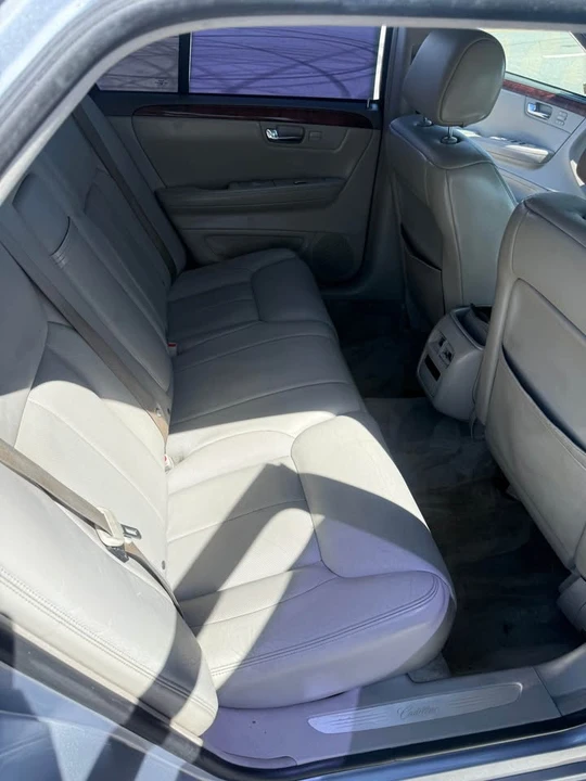 2006 Cadillac DTS - Image 10 of 11