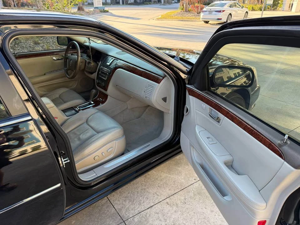 2006 Cadillac DTS - Image 8 of 15