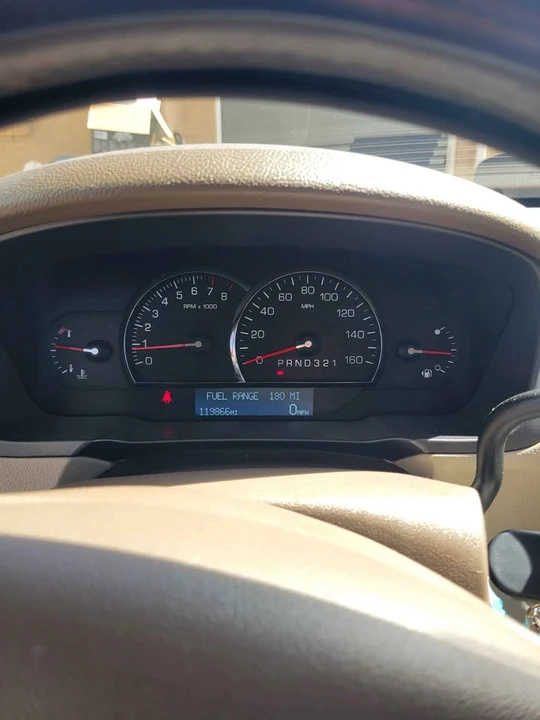 2006 Cadillac DTS - Image 2 of 14
