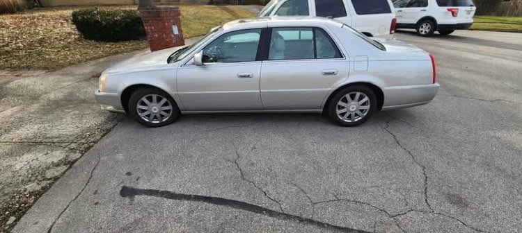 2006 Cadillac DTS - Image 2 of 8