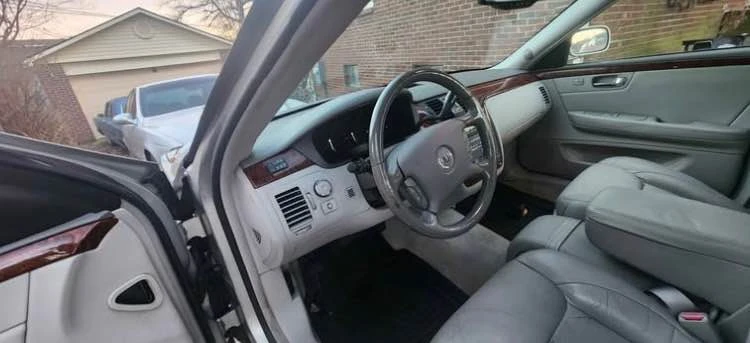 2006 Cadillac DTS - Image 5 of 8