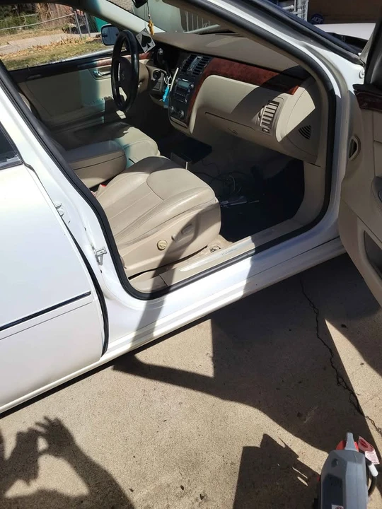 2006 Cadillac DTS - Image 10 of 14