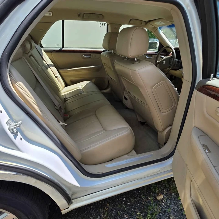 2006 Cadillac DTS - Image 8 of 12