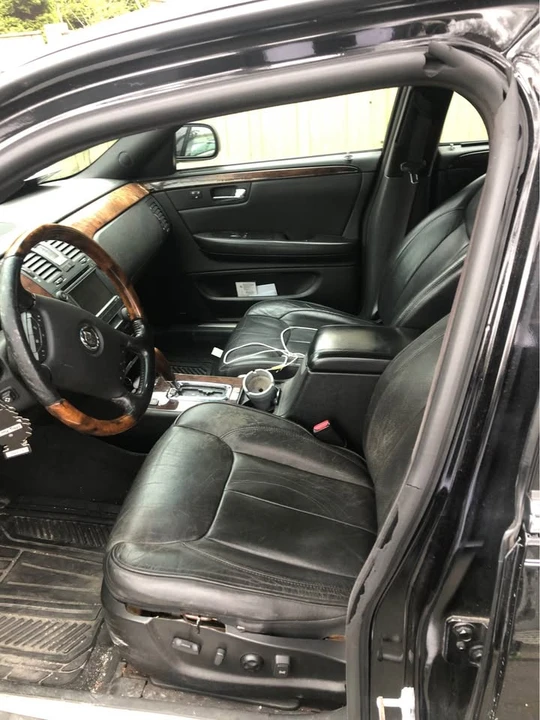 2006 Cadillac DTS - Image 2 of 7