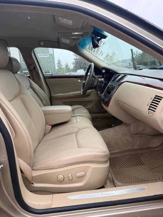 2006 Cadillac DTS - Image 13 of 19