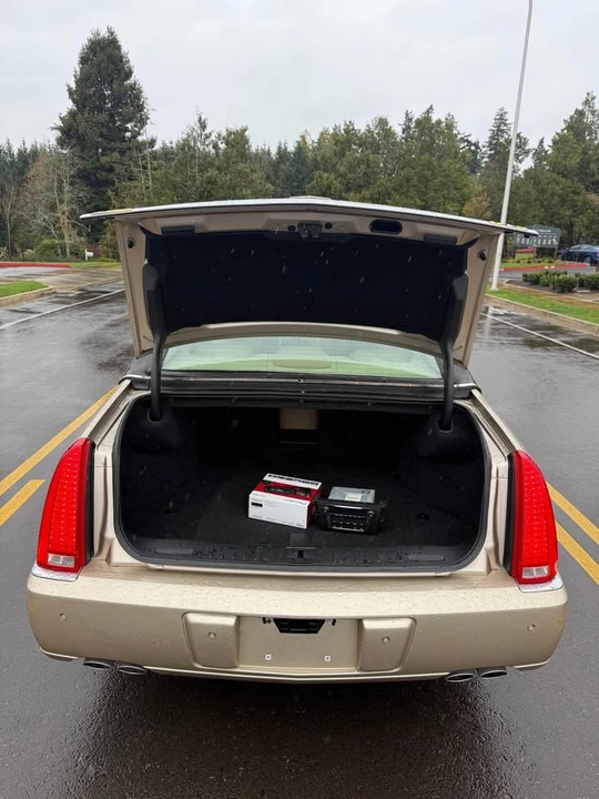 2006 Cadillac DTS - Image 16 of 19