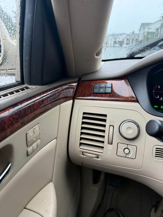 2006 Cadillac DTS - Image 18 of 19