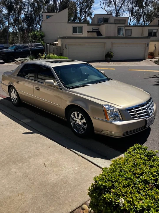 2006 Cadillac DTS - Image 2 of 9